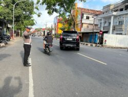 Satgas Kamseltibcarlantas OMP Polres Bantaeng Cooling Sistem Pilkada Kepada Pengguna Jalan