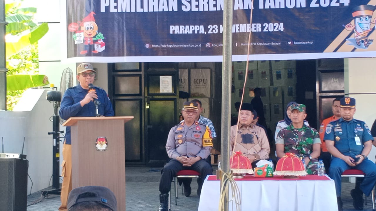 KPU Selayar Mulai Distribusi Logistik, Kapolres Lepas Personel PAM TPS ke Pulau-Pulau