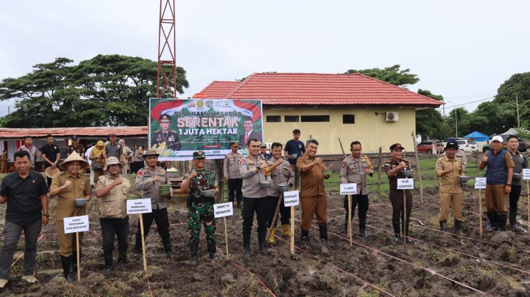 Polres Bantaeng Dukung Program Penanaman Jagung 1 Juta Hektare Secara Serentak