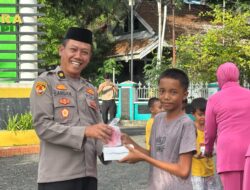 Bag Log, Propam dan Si Keu Lanjutkan Pembagian Takjil Polres Kepulauan Selayar