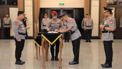 Kapolri Pimpin Langsung Serah Terima Jabatan Sejumlah Perwira Tinggi Di Mabes Polri