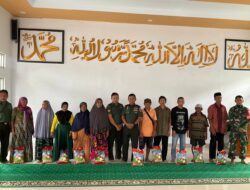 Kodim 1415/Selayar Bagikan Zakat Fitrah kepada Masyarakat