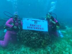 Cara Unik Peringati Hari Bhayangkara ke‑79, Polsek Bontomanai Polres Selayar Gelar Upacara di Bawah Laut