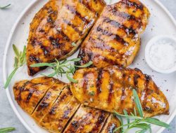 Resep Chicken Breast Grilled ala Gym Fit: Lezat, Juicy, dan Tinggi Protein