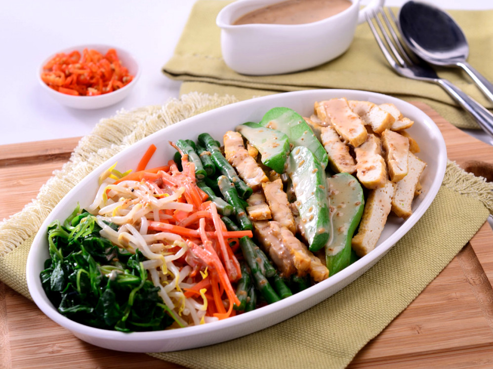 Resep Salad Sayur Saus Wijen Rendah Kalori: Lezat, Segar, dan Praktis